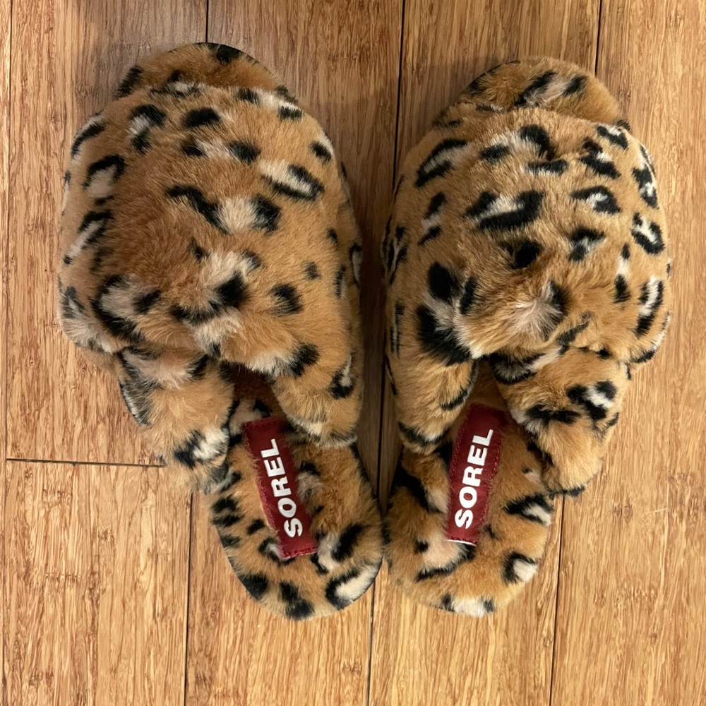 NWOB Sorel Fuzzy Slippers